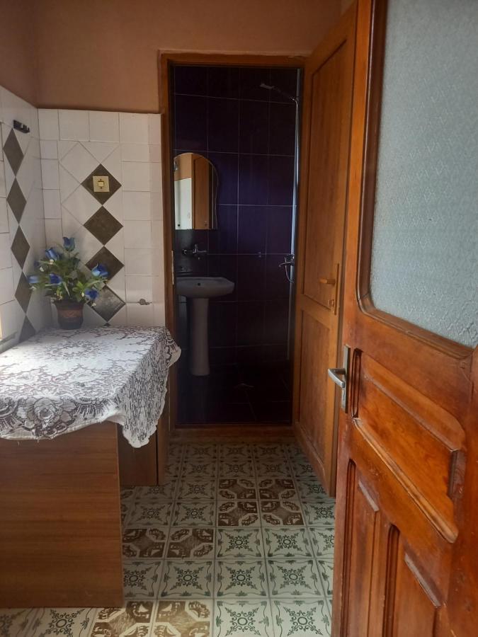Guest House Roma Koutaïssi Extérieur photo